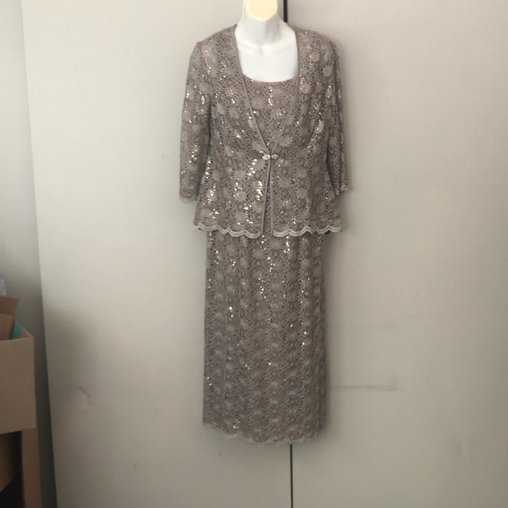 Mother of the bride or groom, 2 piece dress